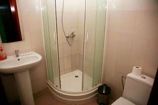 Отель Petrograd Житомир Одноместный номер с собственной ванной комнатой-8